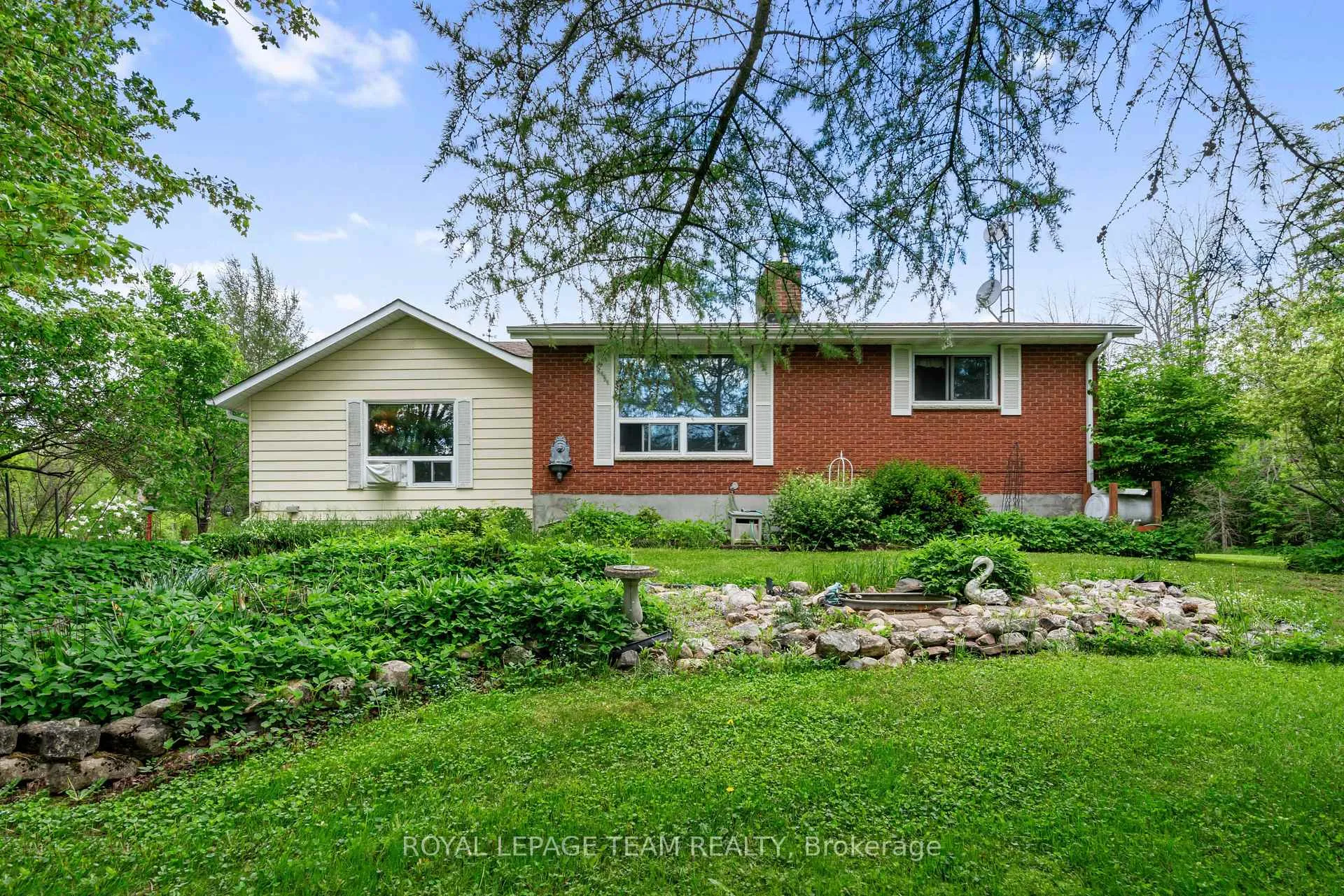 Front of 15615 Dixon Road