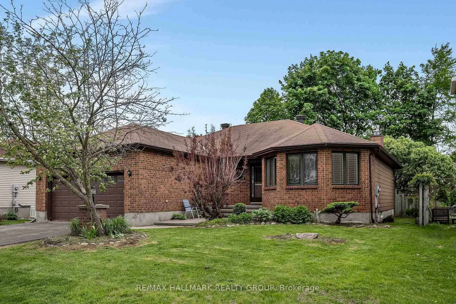 Photo 1 of 18 Randall James Drive, Ottawa, Stittsville (Central) — HOMEH