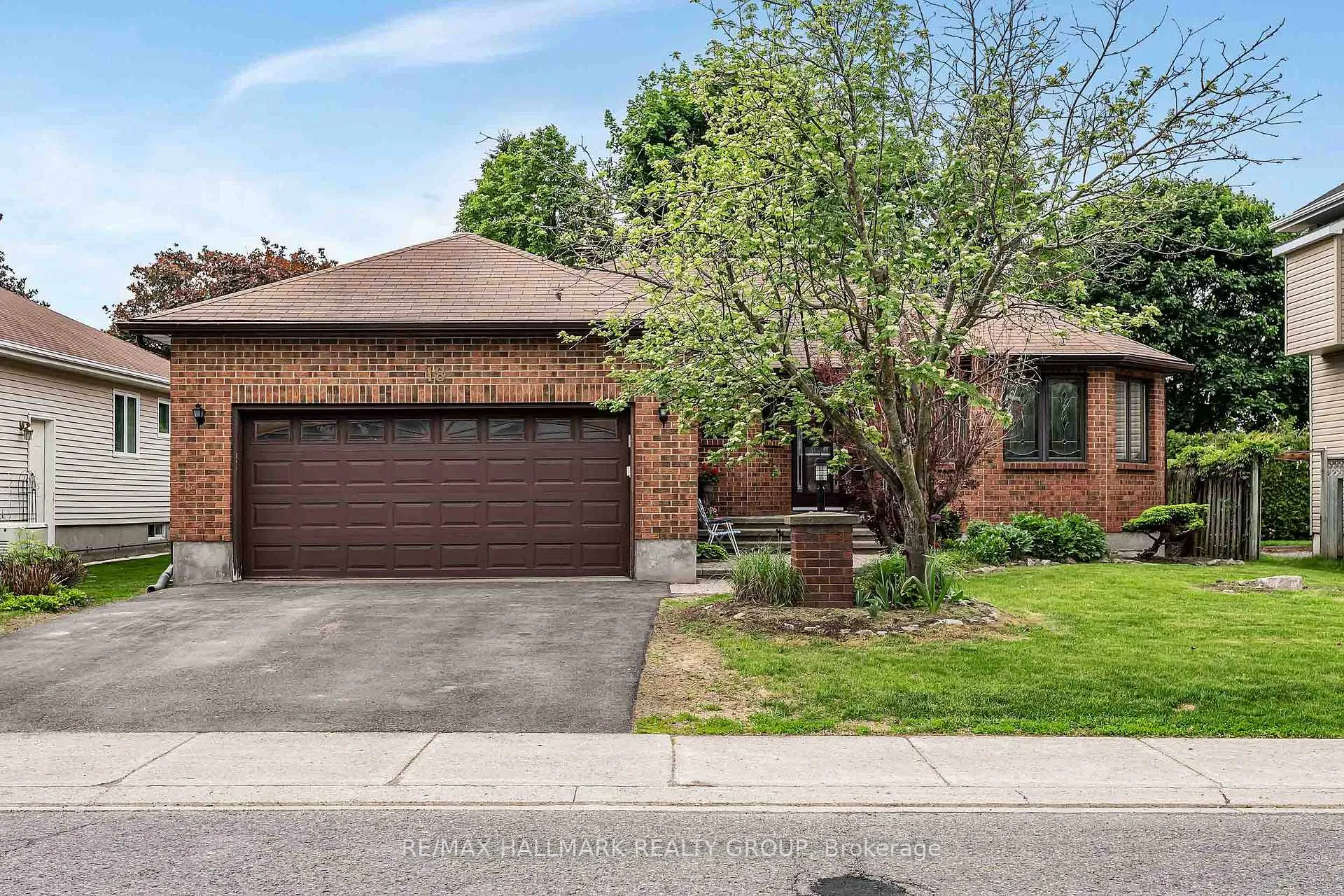 Photo 2 of 18 Randall James Drive, Ottawa, Stittsville (Central) — HOMEH