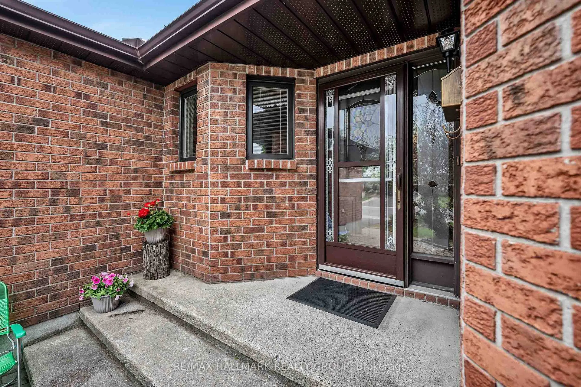 Photo 3 of 18 Randall James Drive, Ottawa, Stittsville (Central) — HOMEH