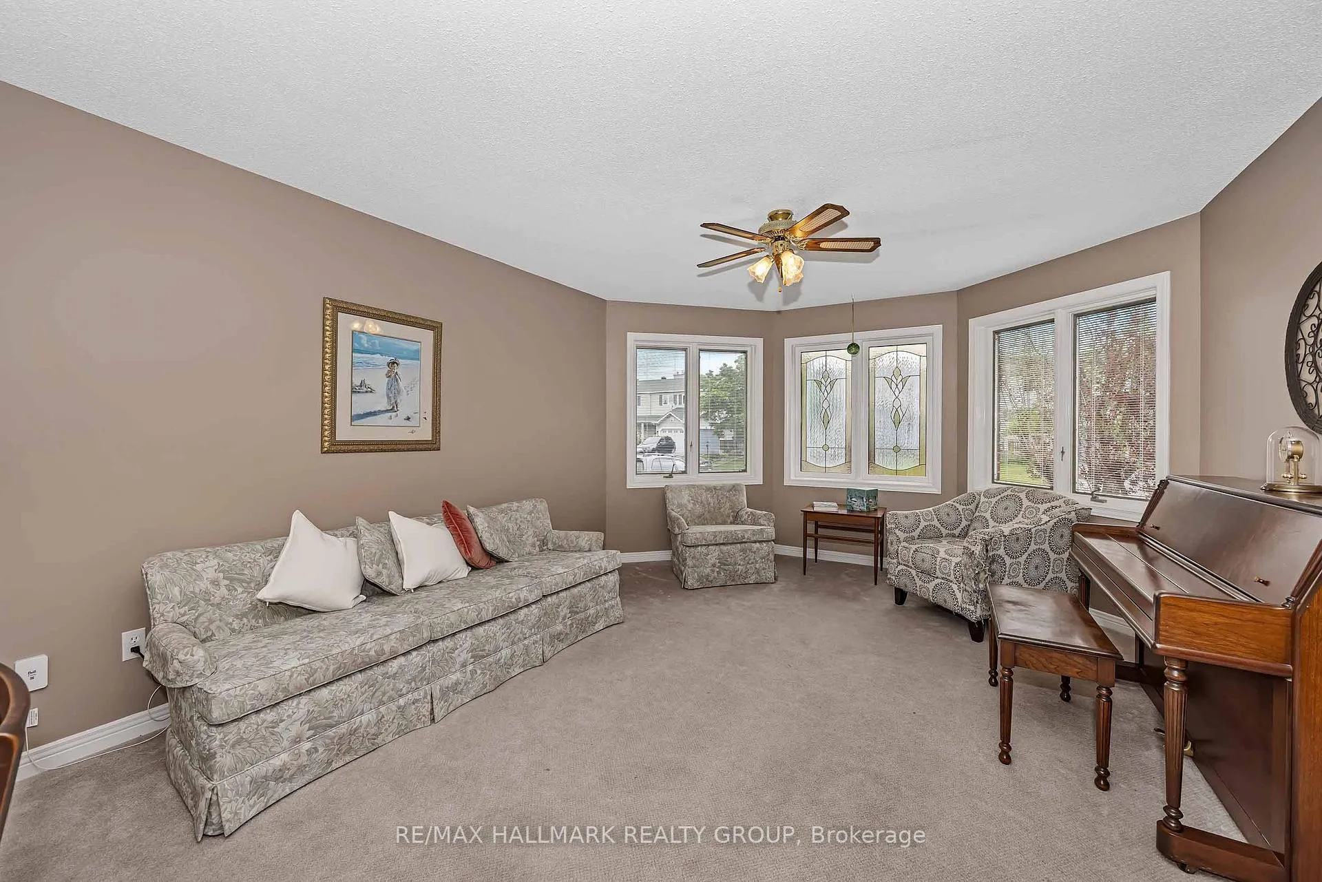 Photo 4 of 18 Randall James Drive, Ottawa, Stittsville (Central) — HOMEH