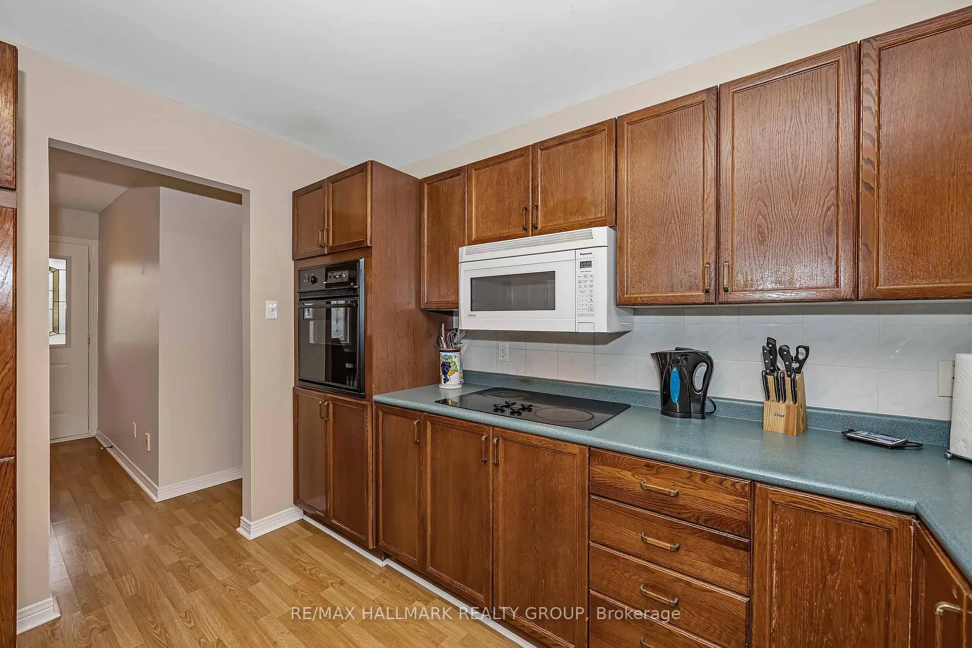 Photo 10 of 18 Randall James Drive, Ottawa, Stittsville (Central) — HOMEH