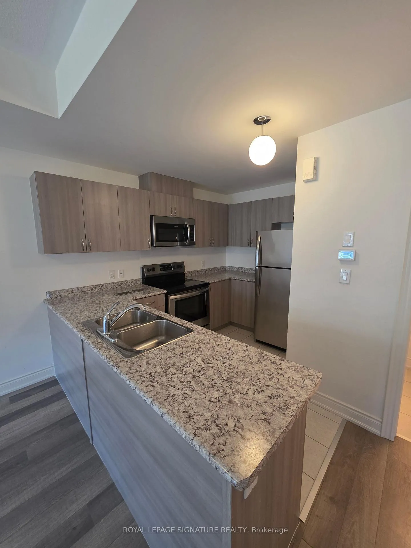 Photo 12 of Unit 27, 2571 Ladyfern Crossing, Pickering, Duffin Heights — HOMEH