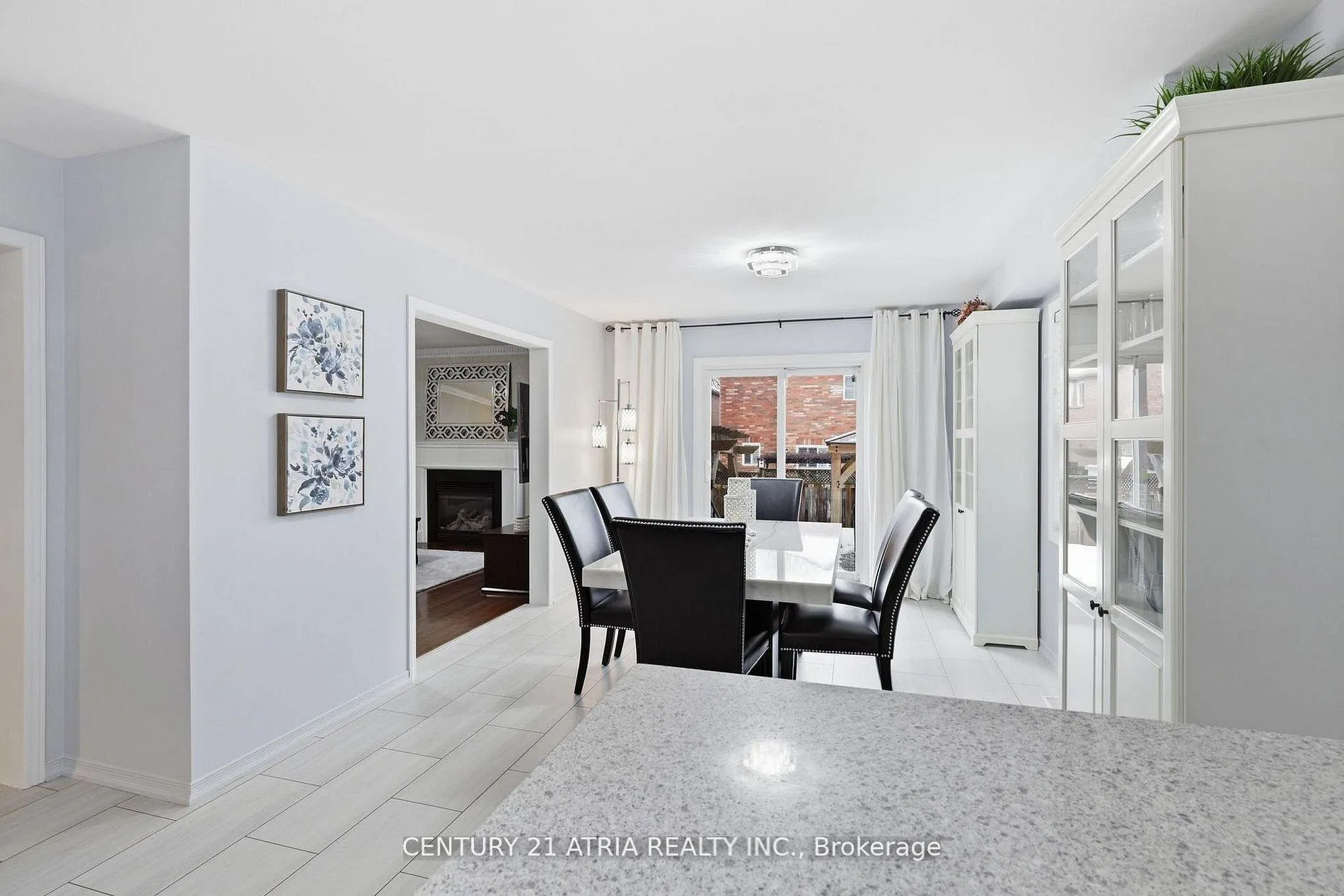 Photo 8 of 18 Abbott Avenue, Aurora, Bayview Northeast — HOMEH