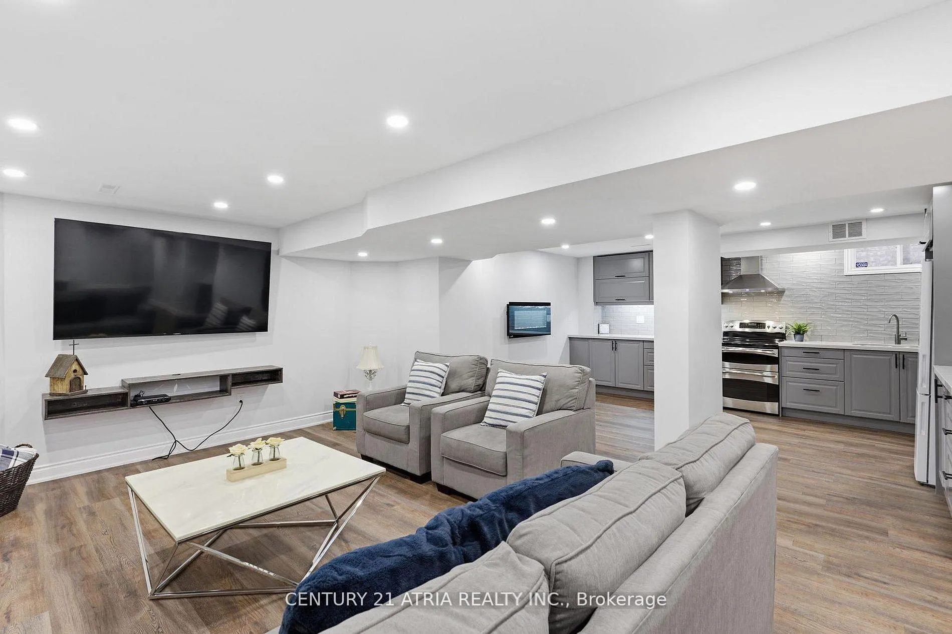 Photo 19 of 18 Abbott Avenue, Aurora, Bayview Northeast — HOMEH