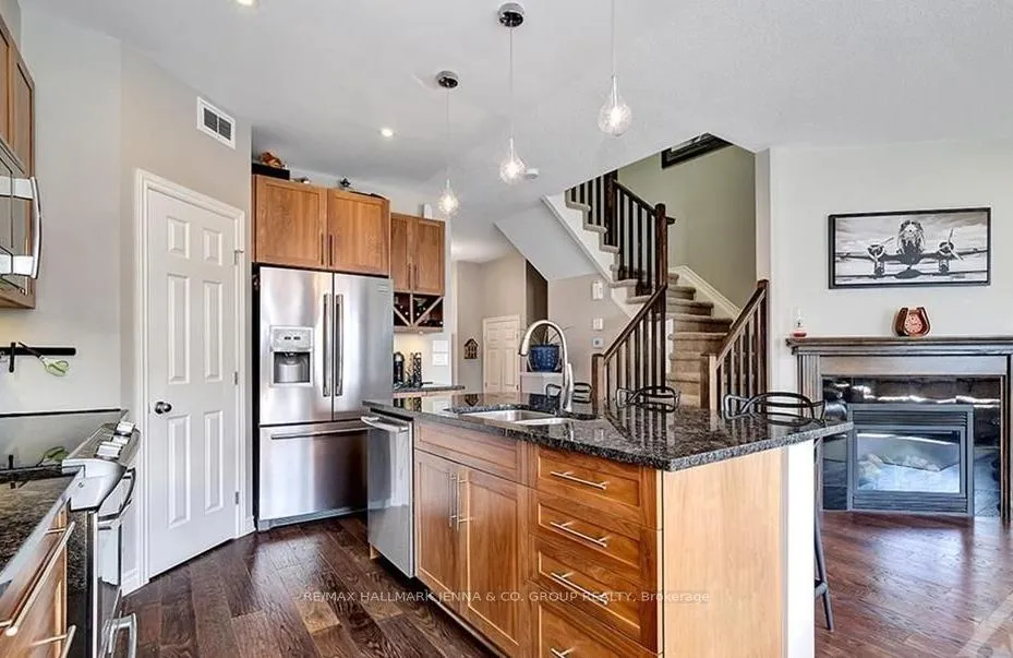 Photo 5 of 410 Stalwart Crescent, Ottawa, Blossom Park/Kemp Park/Findlay Creek — HOMEH