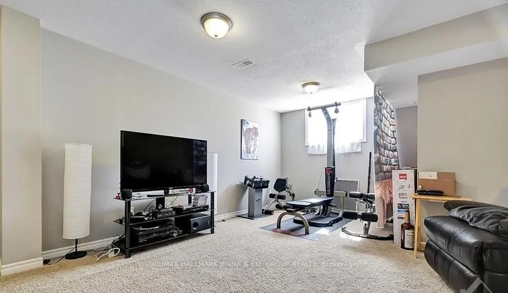 Photo 11 of 410 Stalwart Crescent, Ottawa, Blossom Park/Kemp Park/Findlay Creek — HOMEH