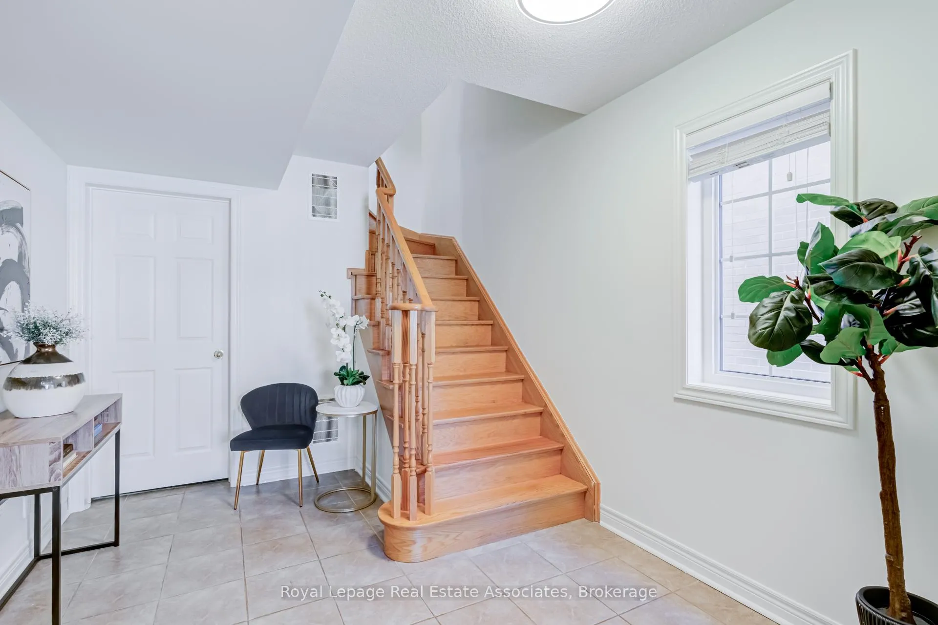 Photo 4 of 1114 Durno Court, Milton, Harrison — HOMEH