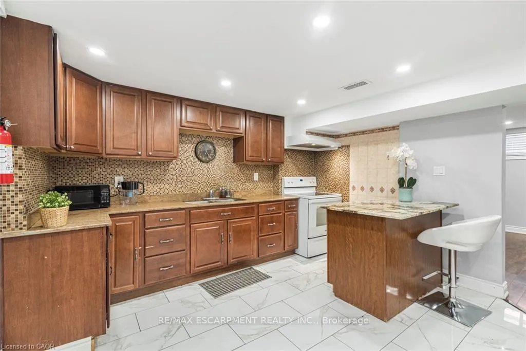Photo 34 of 33 Alderney Avenue, Hamilton, Hill Park — HOMEH