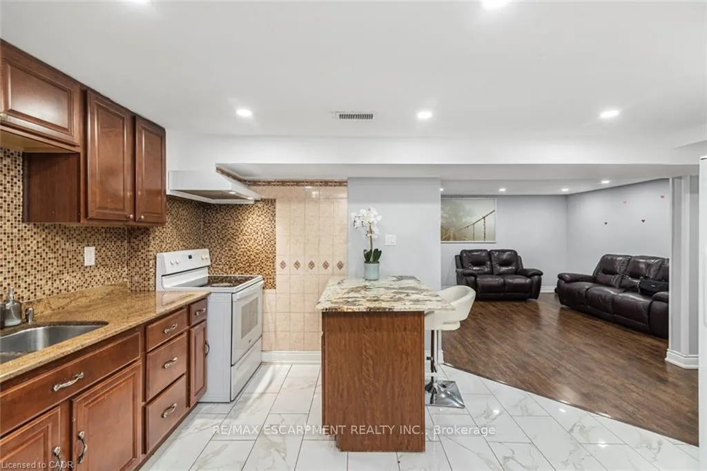 Photo 35 of 33 Alderney Avenue, Hamilton, Hill Park — HOMEH