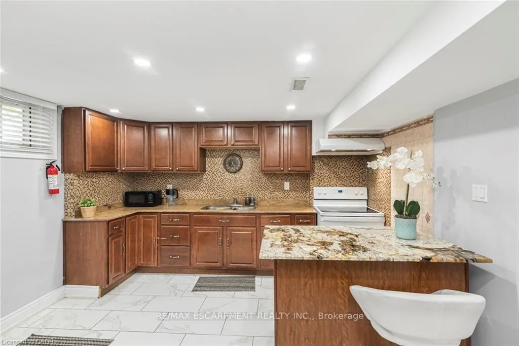 Photo 37 of 33 Alderney Avenue, Hamilton, Hill Park — HOMEH