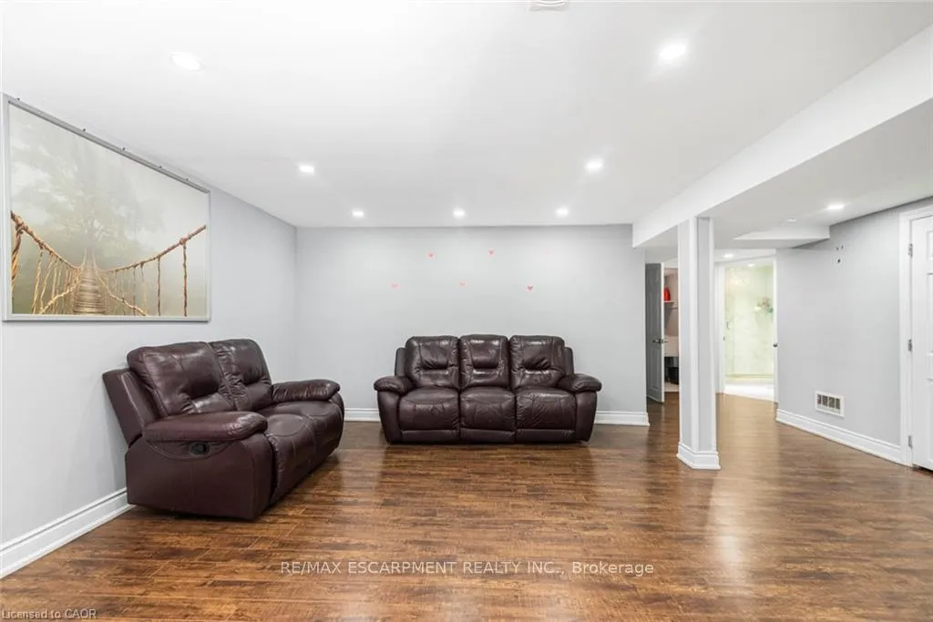 Photo 40 of 33 Alderney Avenue, Hamilton, Hill Park — HOMEH