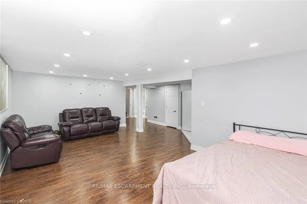 Photo 41 of 33 Alderney Avenue, Hamilton, Hill Park — HOMEH