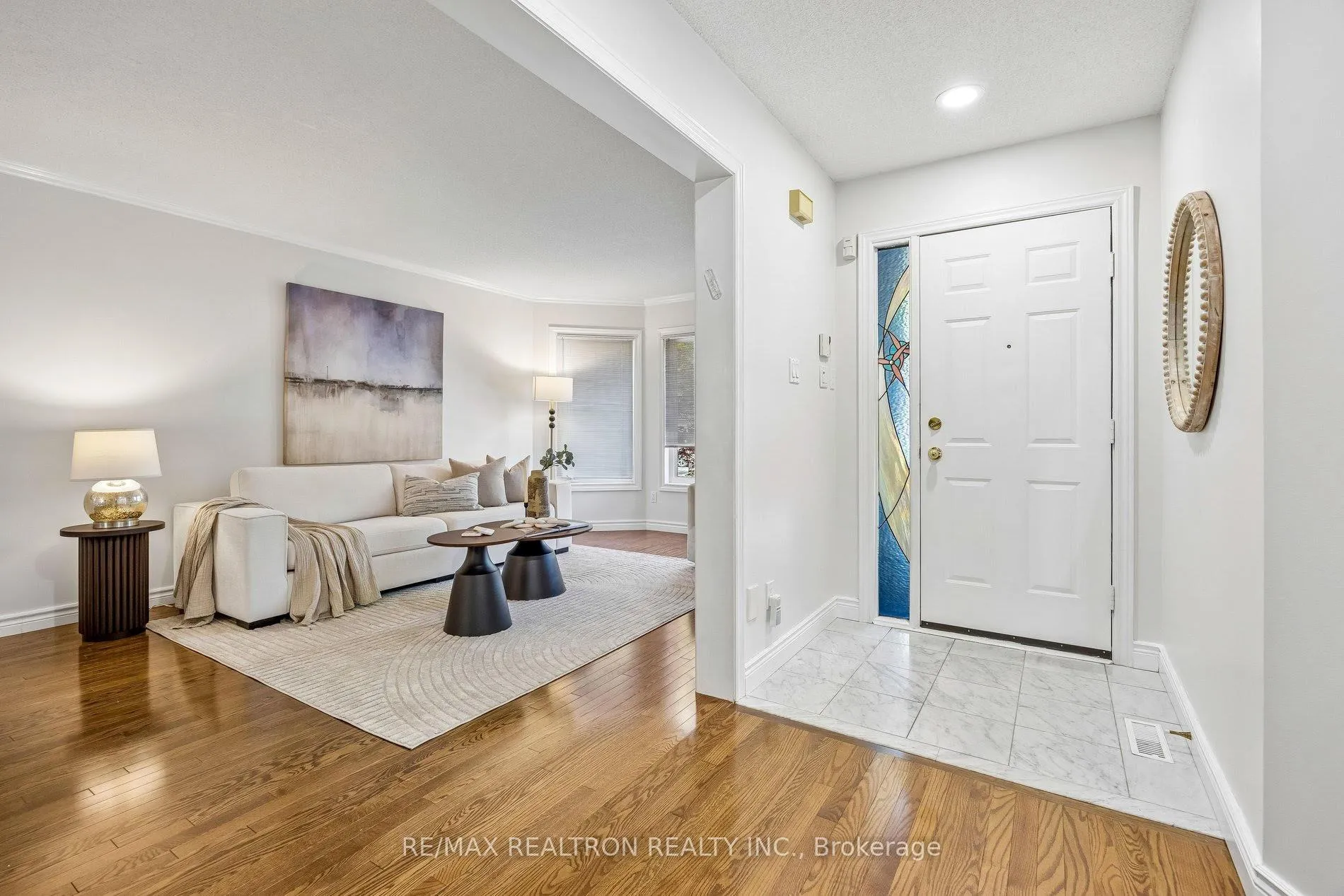 Photo 6 of 37 Dundurn Crescent, Vaughan, Uplands — HOMEH