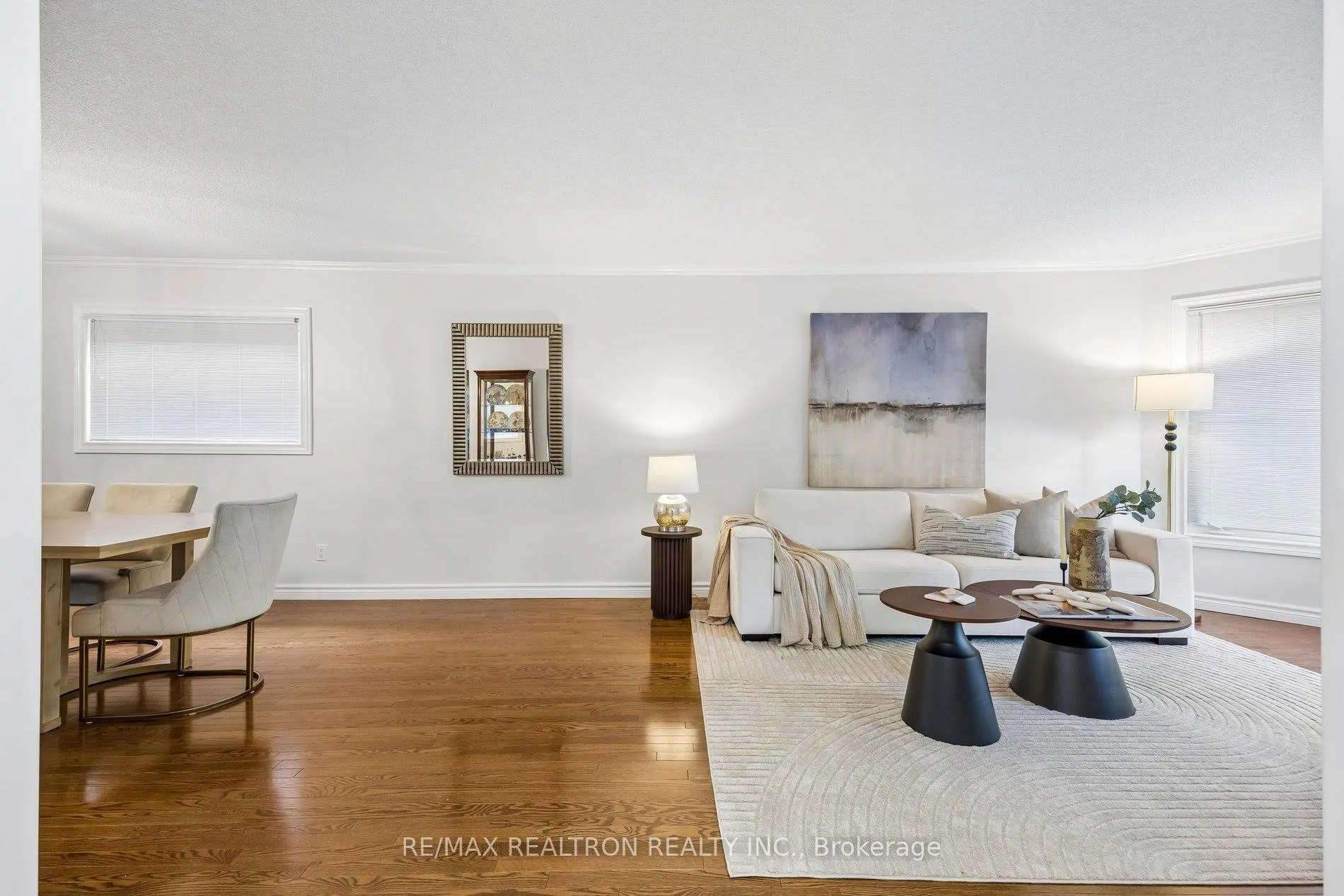Photo 7 of 37 Dundurn Crescent, Vaughan, Uplands — HOMEH