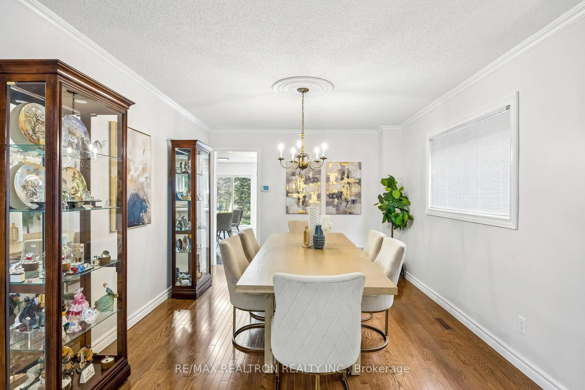 Photo 13 of 37 Dundurn Crescent, Vaughan, Uplands — HOMEH