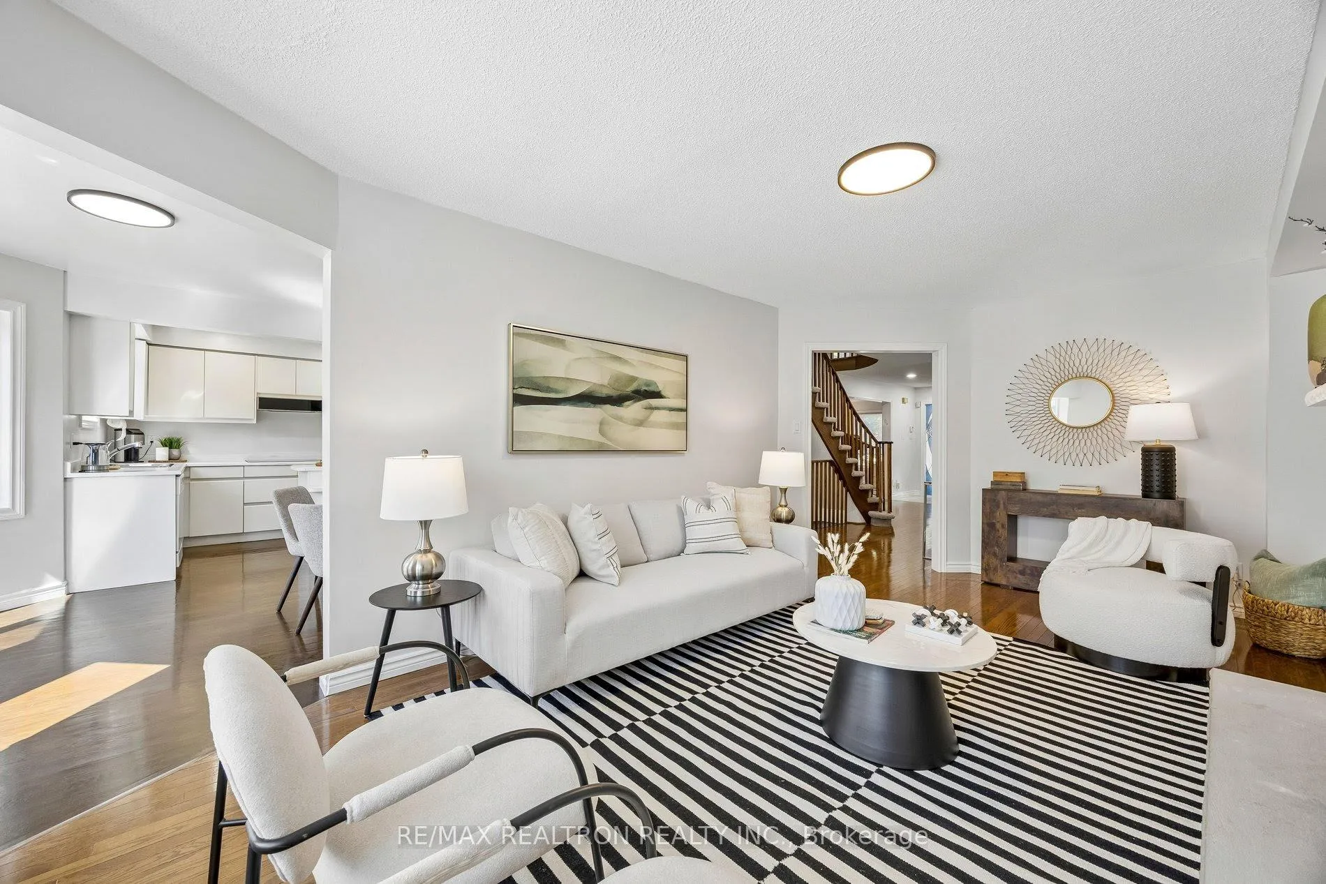 Photo 25 of 37 Dundurn Crescent, Vaughan, Uplands — HOMEH