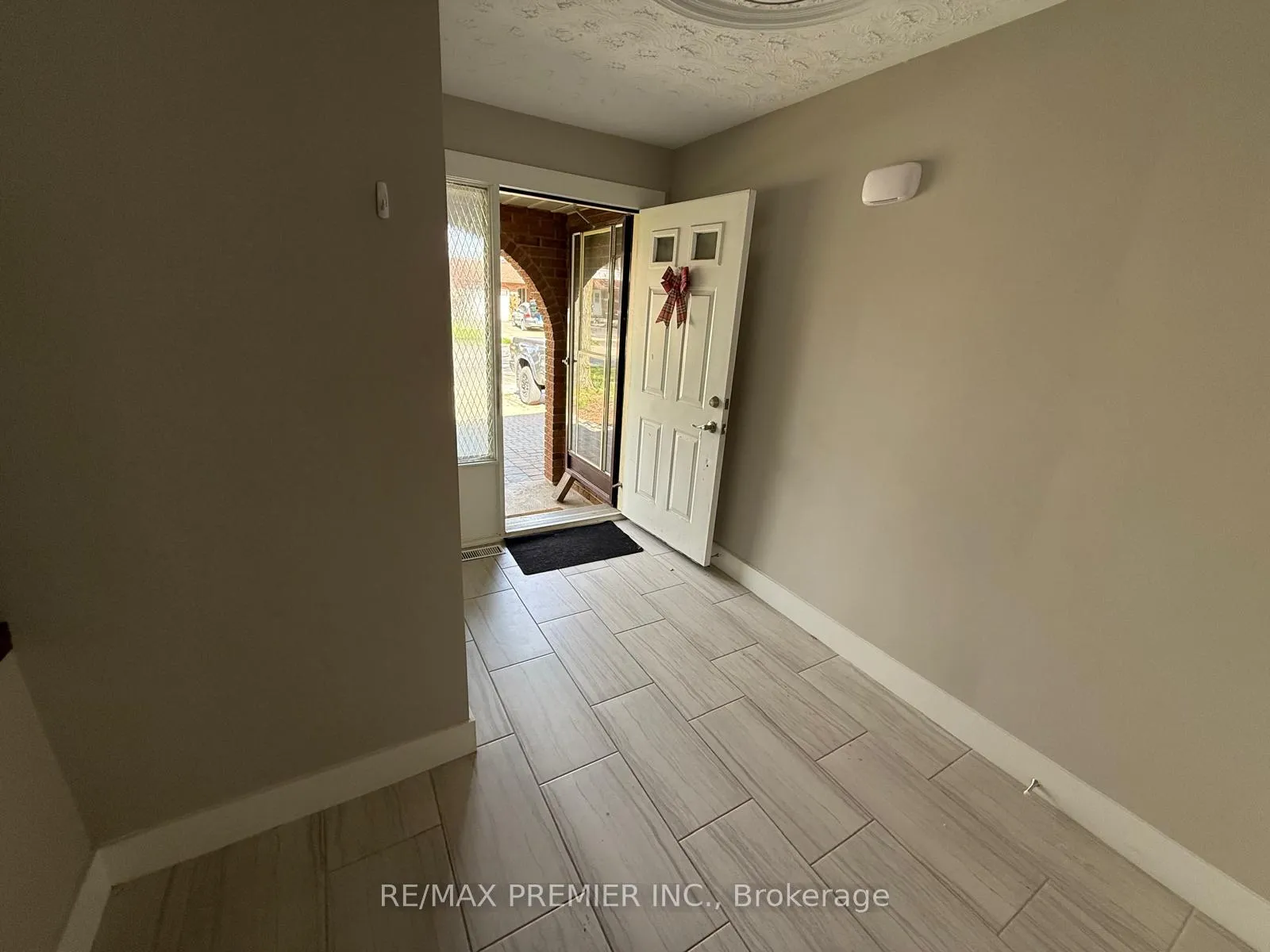 Photo 7 of Unit Upper unit, 416 Cole Road, Guelph, Kortright West — HOMEH