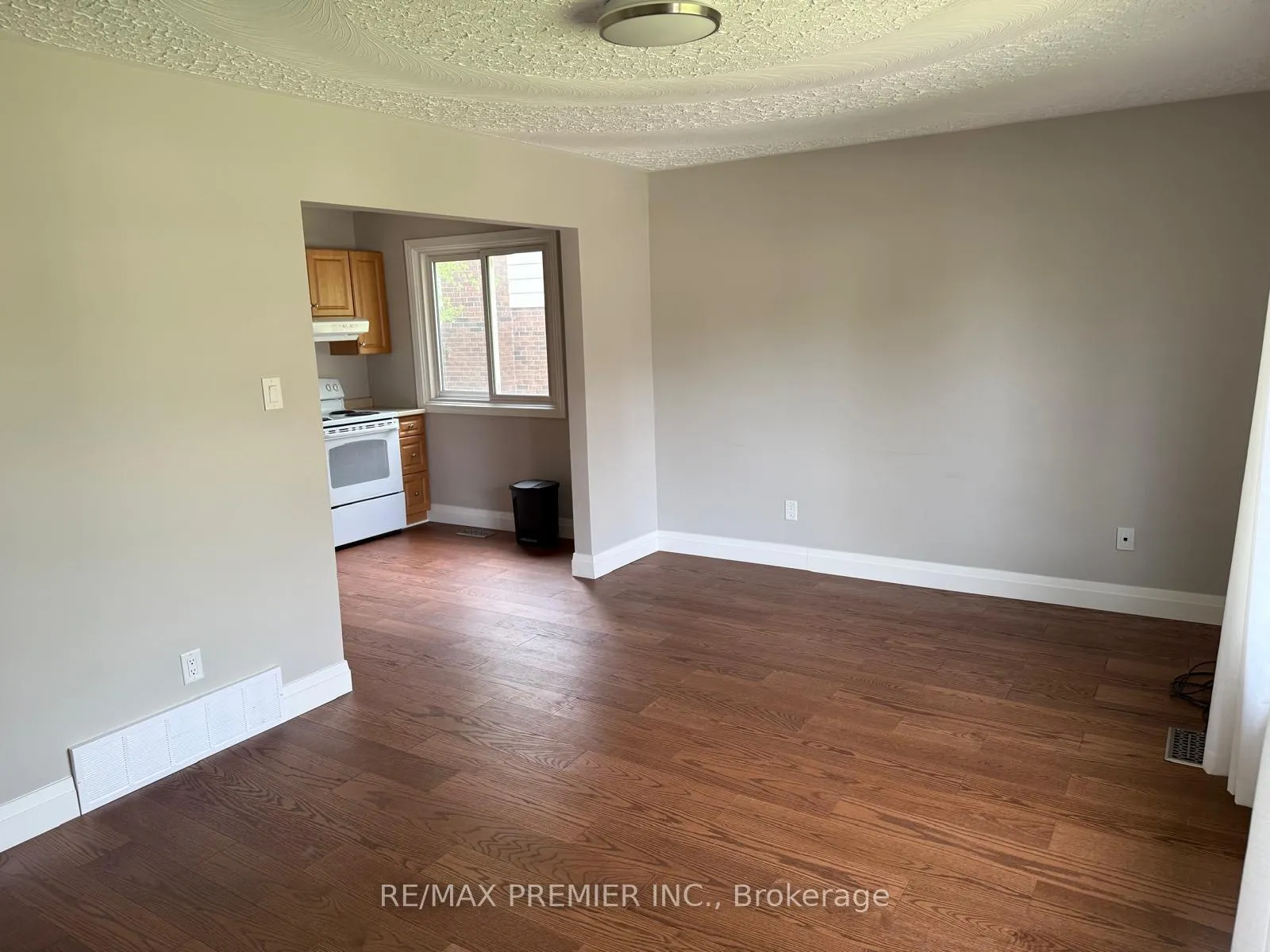 Photo 18 of Unit Upper unit, 416 Cole Road, Guelph, Kortright West — HOMEH