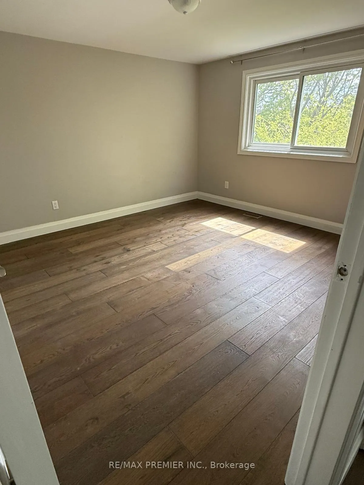 Photo 25 of Unit Upper unit, 416 Cole Road, Guelph, Kortright West — HOMEH
