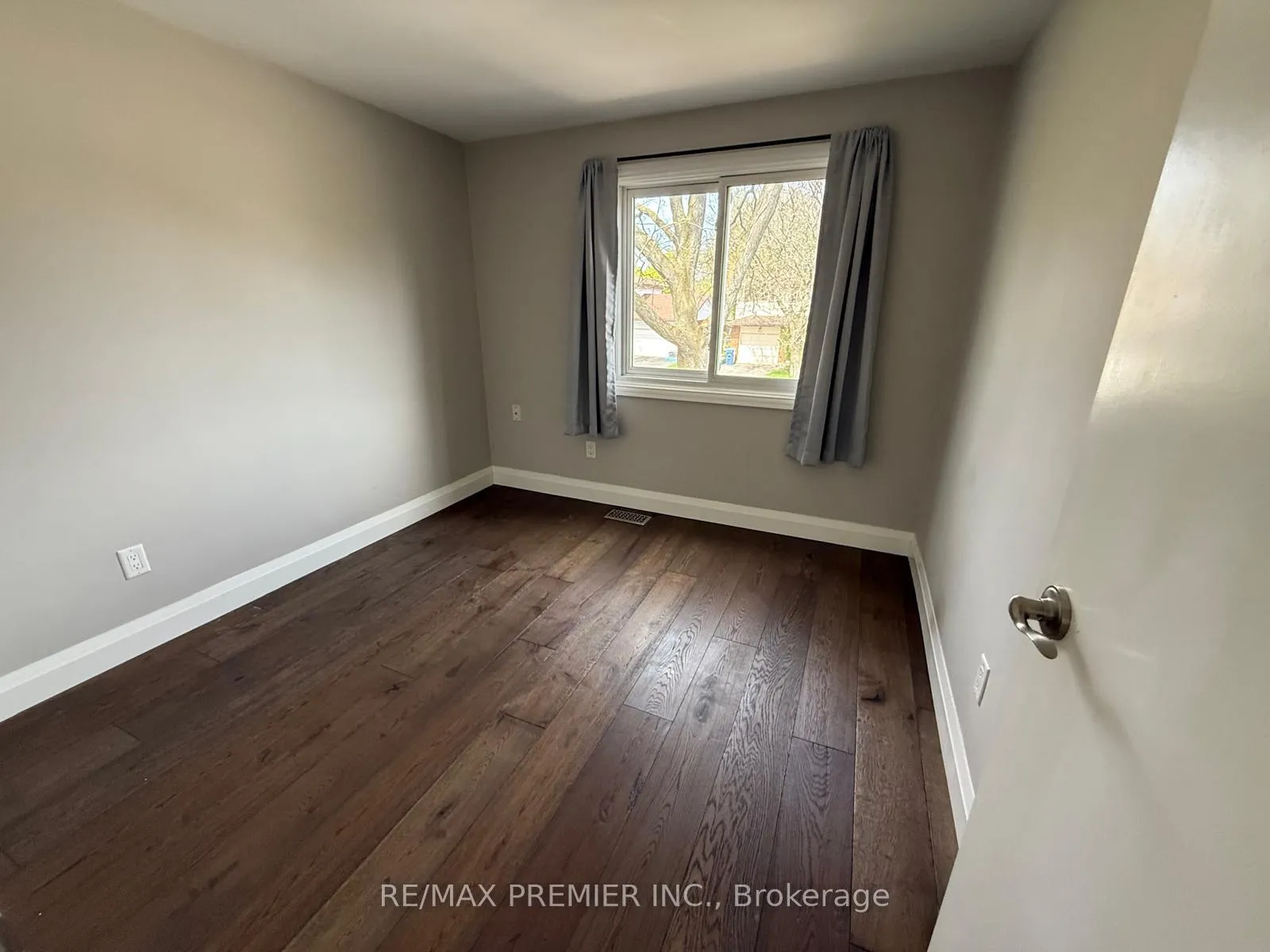 Photo 31 of Unit Upper unit, 416 Cole Road, Guelph, Kortright West — HOMEH