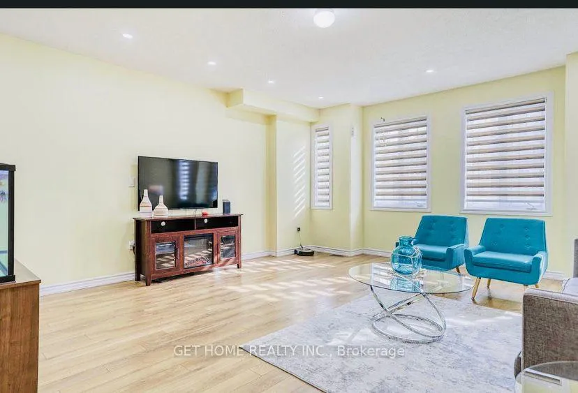 Photo 5 of 26 Sprucewood Road, Brampton, Heart Lake — HOMEH