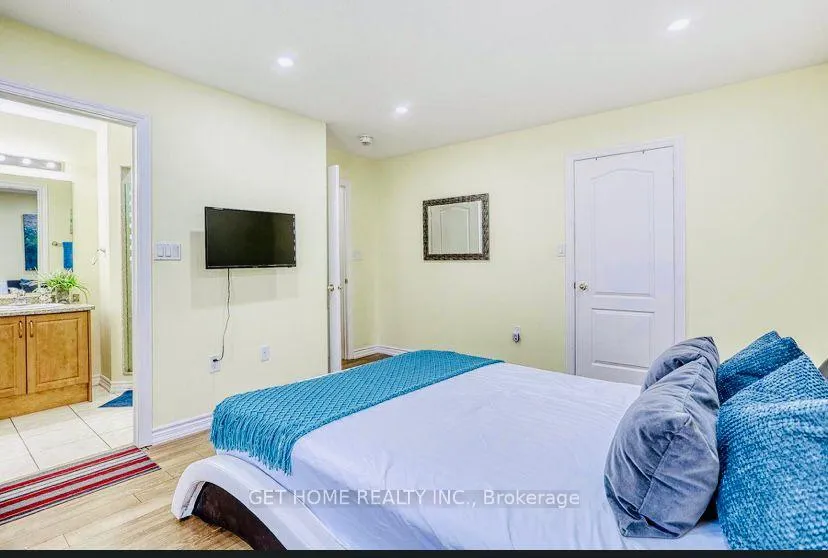 Photo 10 of 26 Sprucewood Road, Brampton, Heart Lake — HOMEH