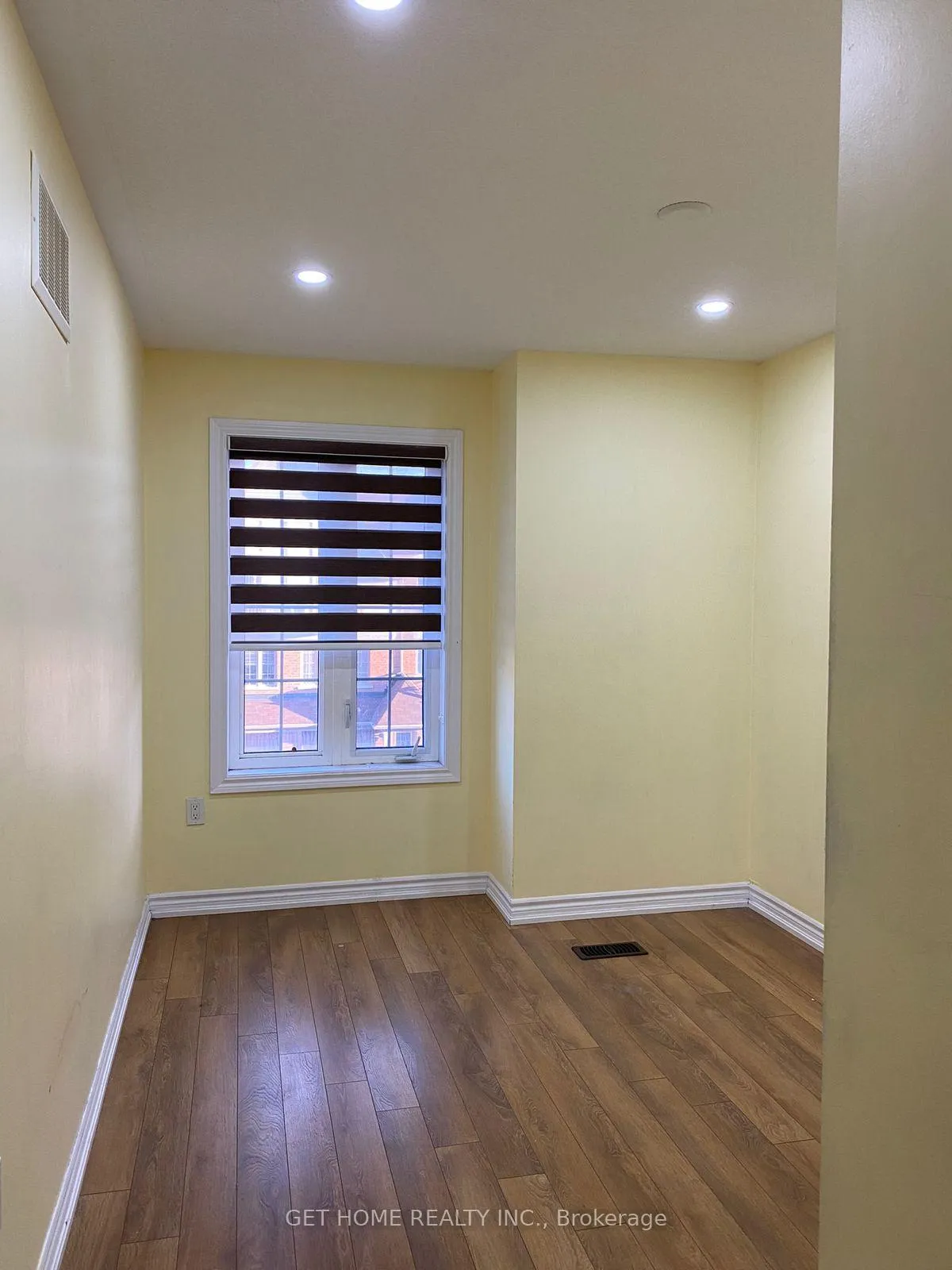 Photo 13 of 26 Sprucewood Road, Brampton, Heart Lake — HOMEH
