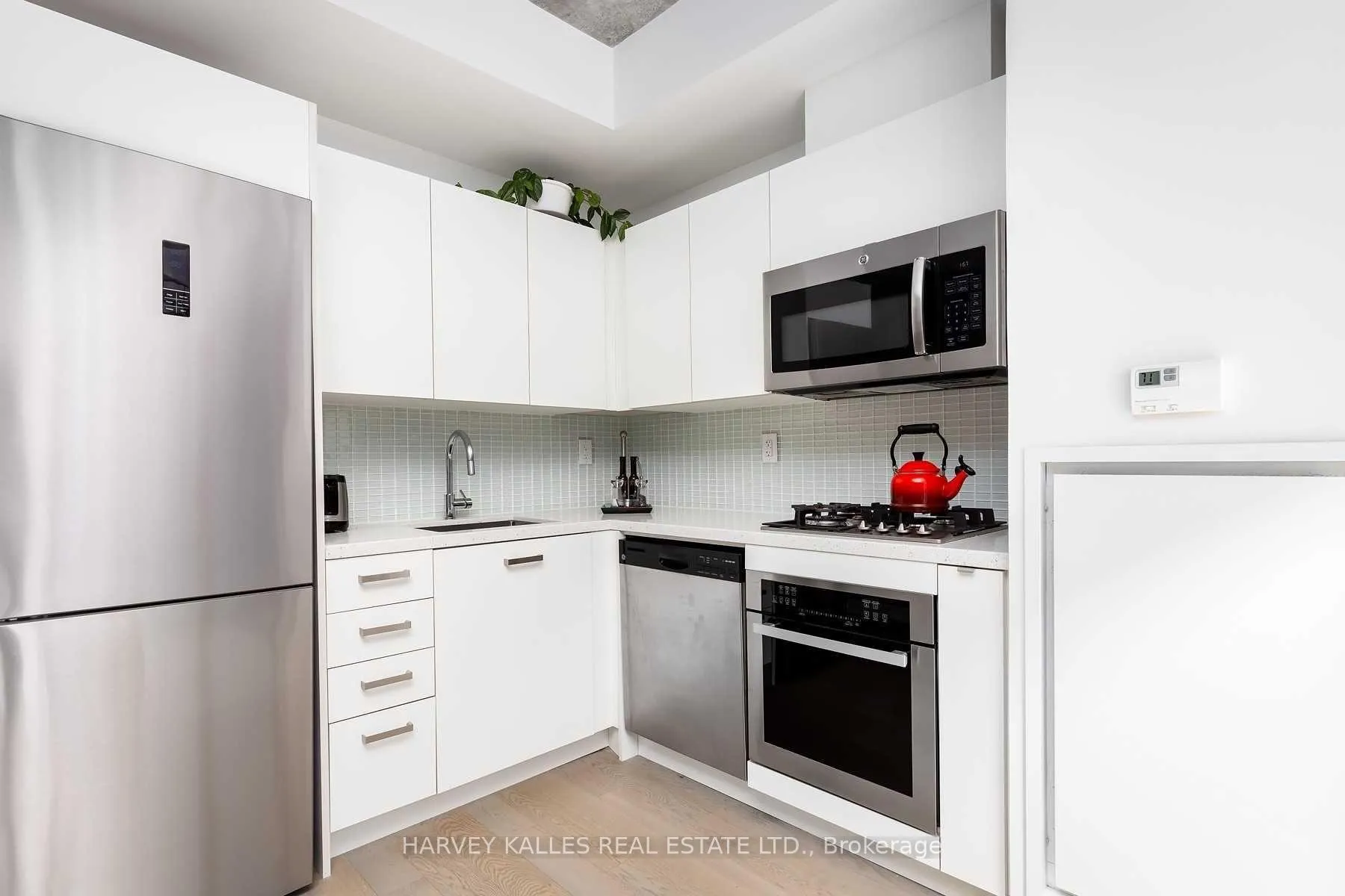 Photo 3 of Unit 717, 39 Brant Street, Toronto, Waterfront Communities — HOMEH