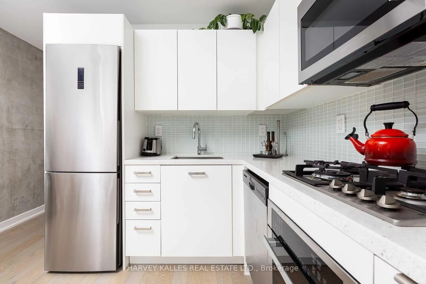 Photo 4 of Unit 717, 39 Brant Street, Toronto, Waterfront Communities — HOMEH