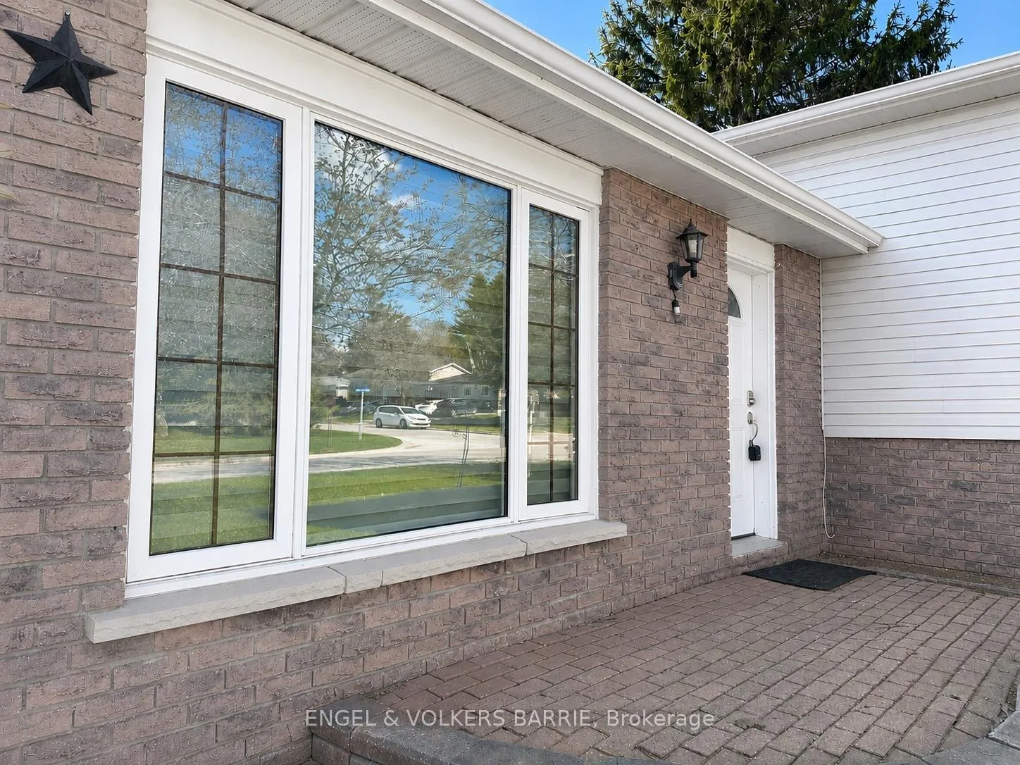 Photo 2 of 644 Algonquin Drive, Midland — HOMEH