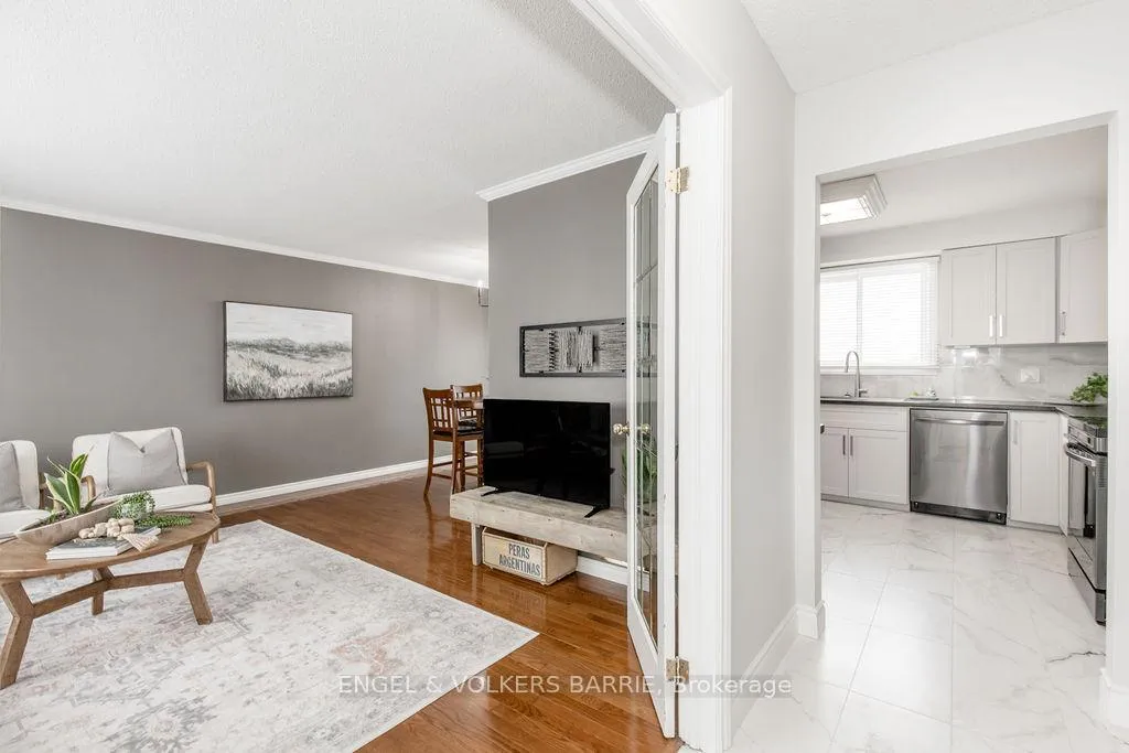Photo 3 of 644 Algonquin Drive, Midland — HOMEH