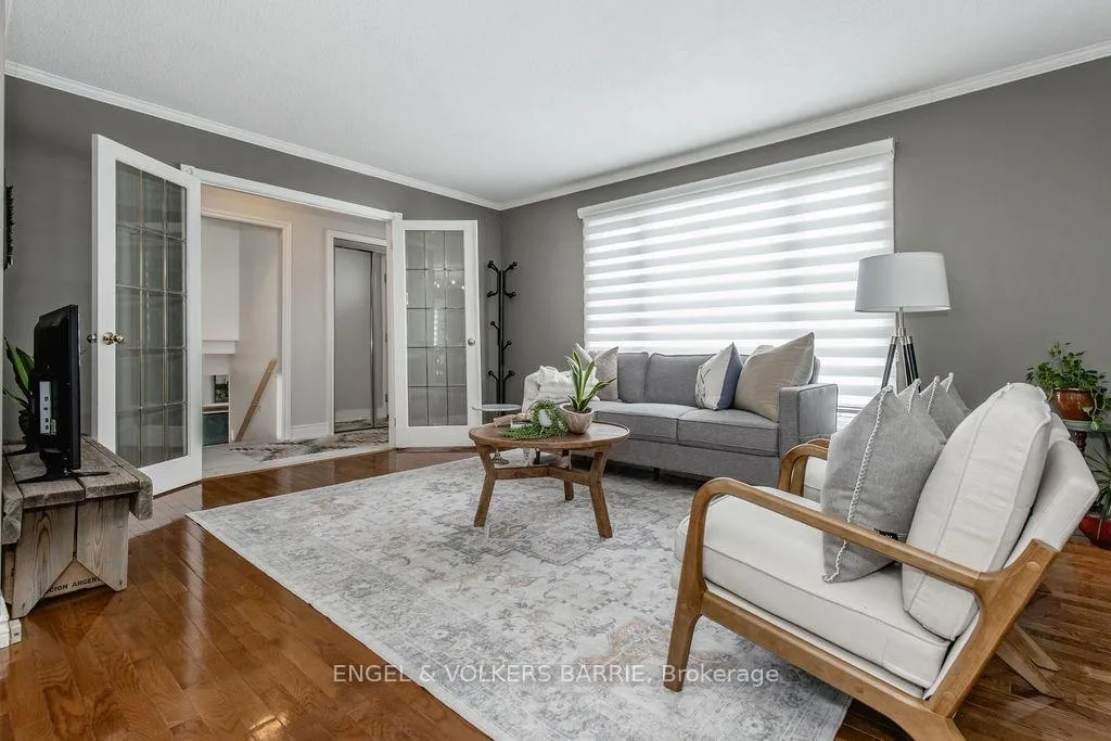 Photo 5 of 644 Algonquin Drive, Midland — HOMEH
