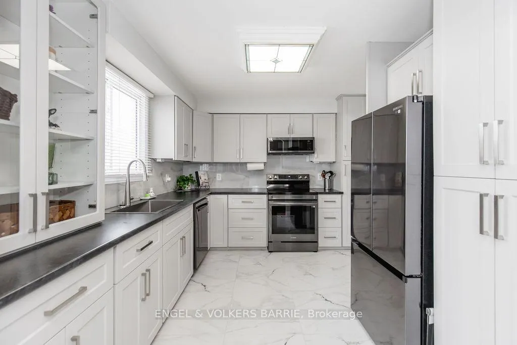 Photo 7 of 644 Algonquin Drive, Midland — HOMEH