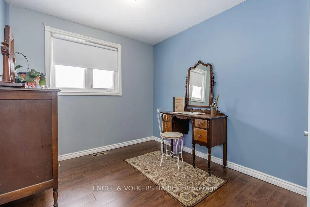 Photo 12 of 644 Algonquin Drive, Midland — HOMEH