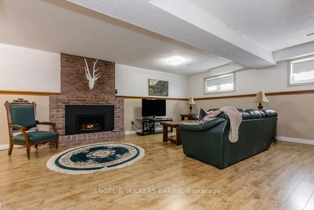 Photo 17 of 644 Algonquin Drive, Midland — HOMEH