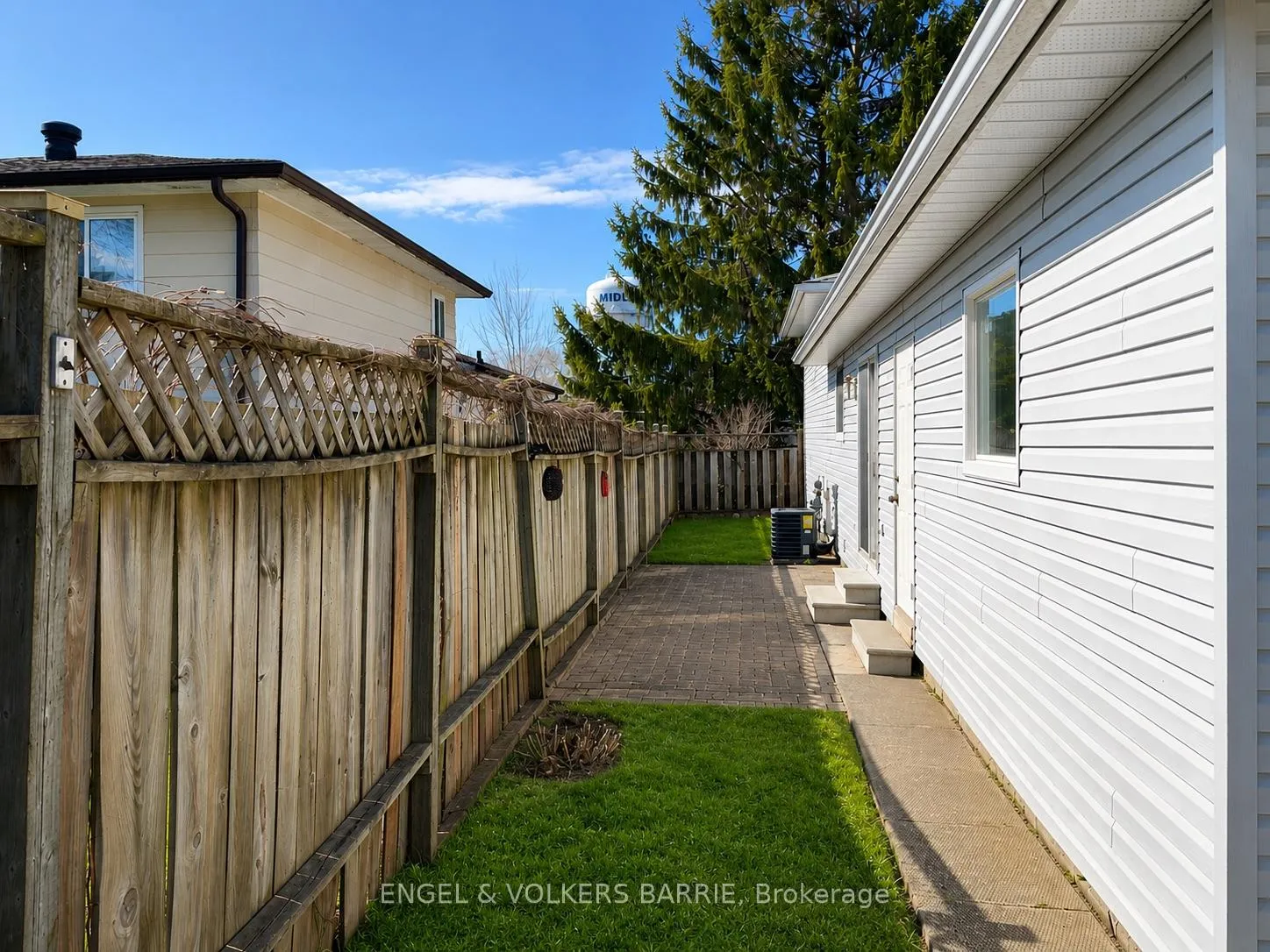 Photo 23 of 644 Algonquin Drive, Midland — HOMEH