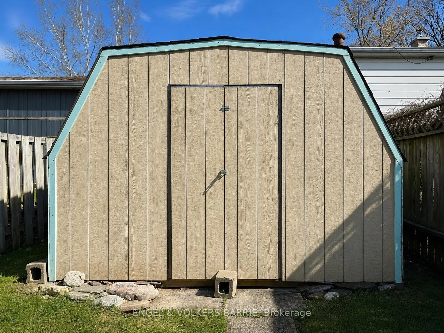 Photo 24 of 644 Algonquin Drive, Midland — HOMEH