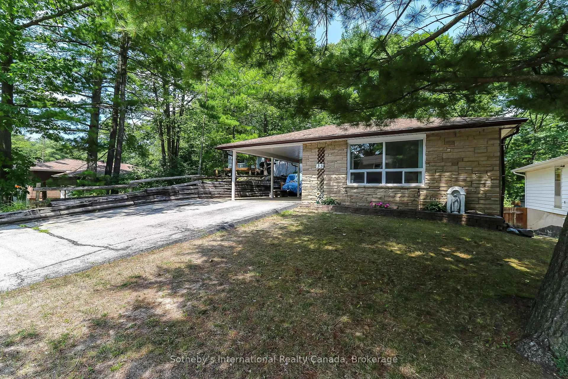 Photo 2 of 33 Parkwood Drive, Wasaga Beach — HOMEH