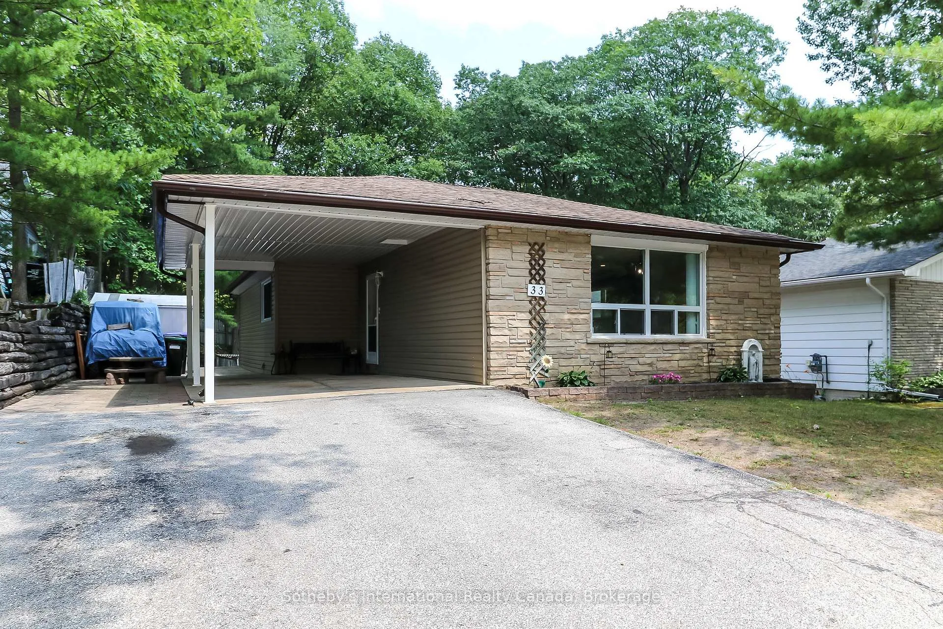 Photo 3 of 33 Parkwood Drive, Wasaga Beach — HOMEH