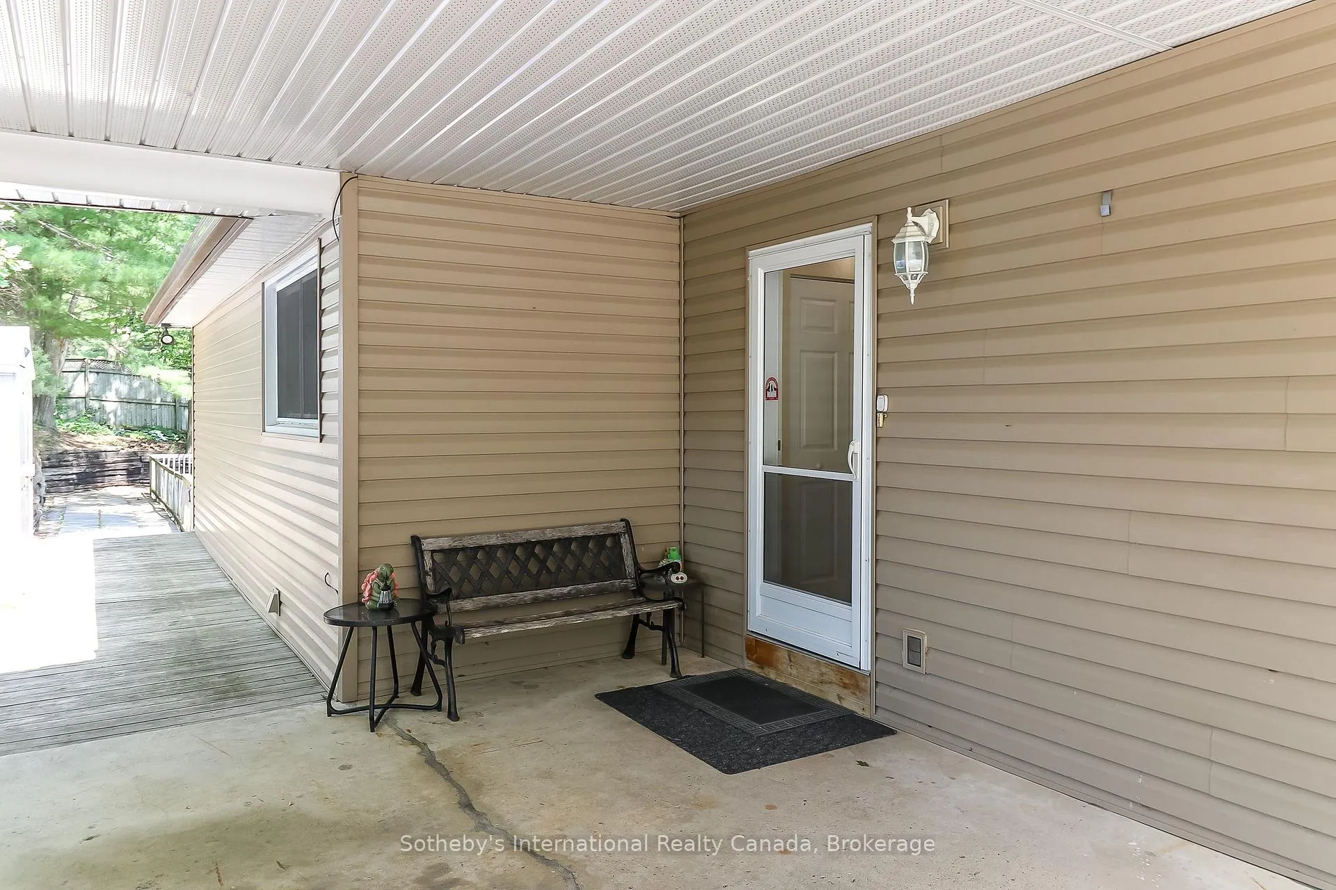 Photo 4 of 33 Parkwood Drive, Wasaga Beach — HOMEH