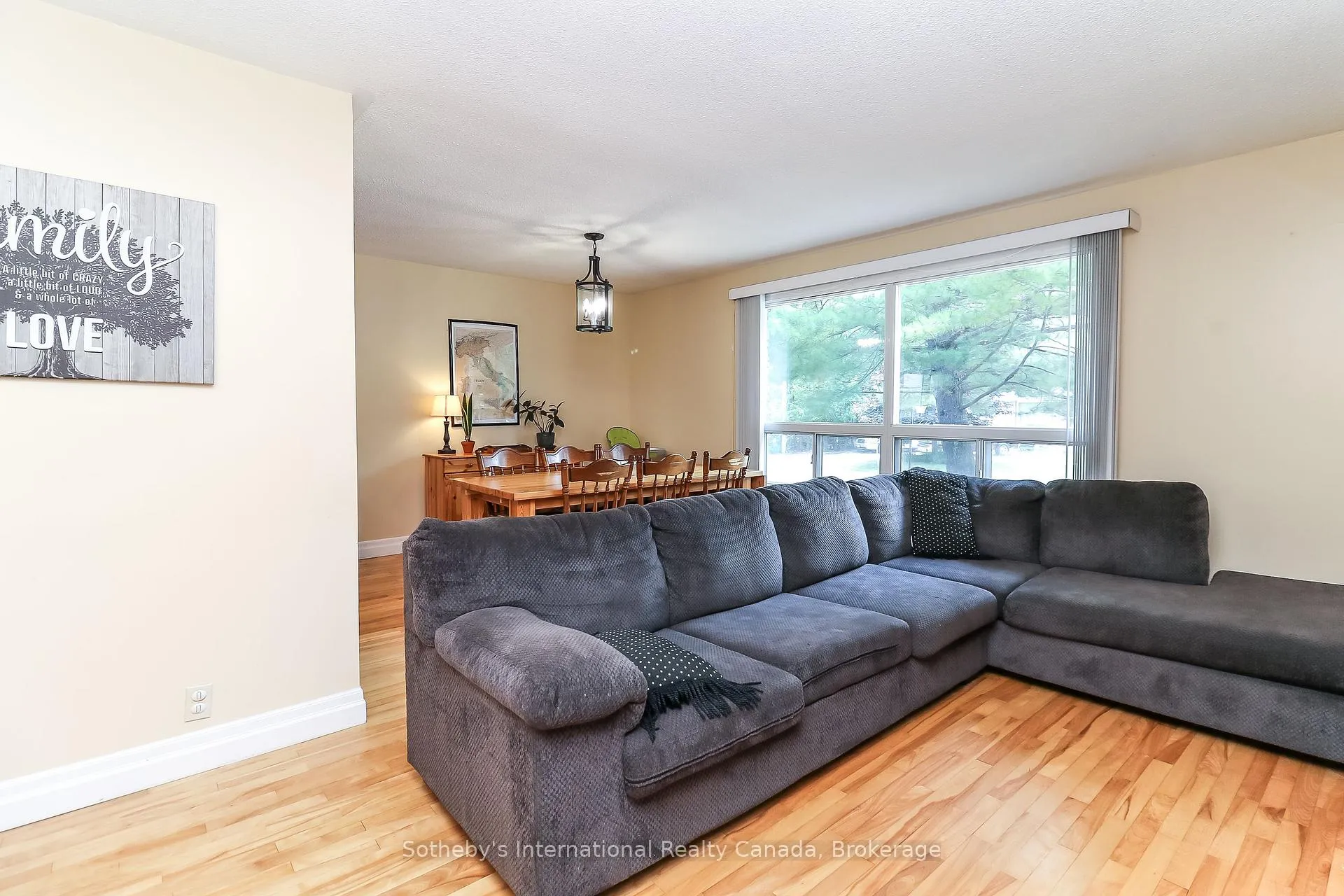 Photo 10 of 33 Parkwood Drive, Wasaga Beach — HOMEH