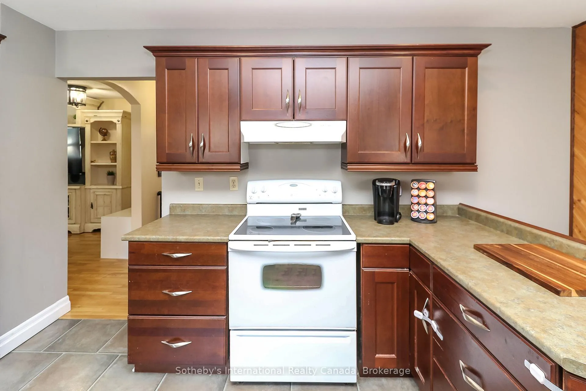 Photo 20 of 33 Parkwood Drive, Wasaga Beach — HOMEH