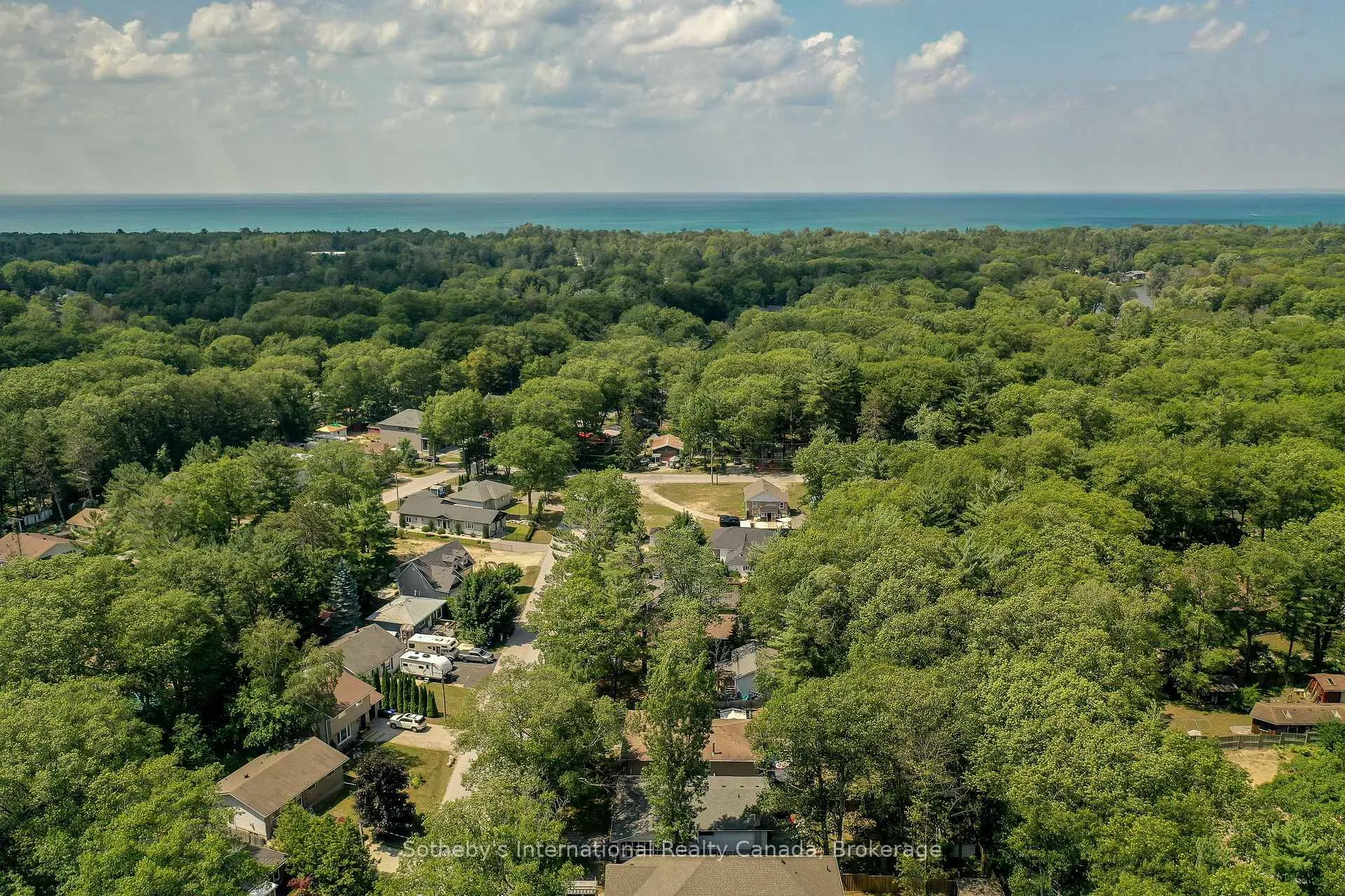 Photo 40 of 33 Parkwood Drive, Wasaga Beach — HOMEH