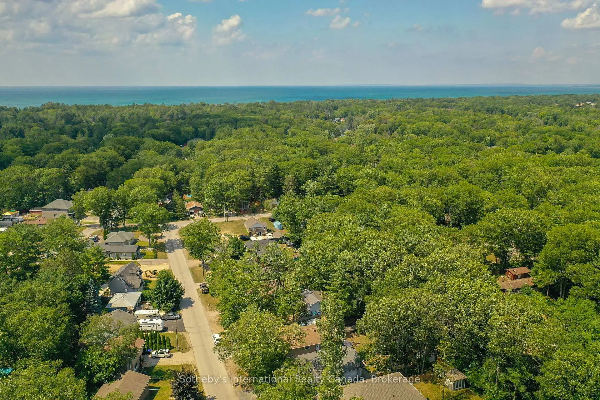 Photo 42 of 33 Parkwood Drive, Wasaga Beach — HOMEH