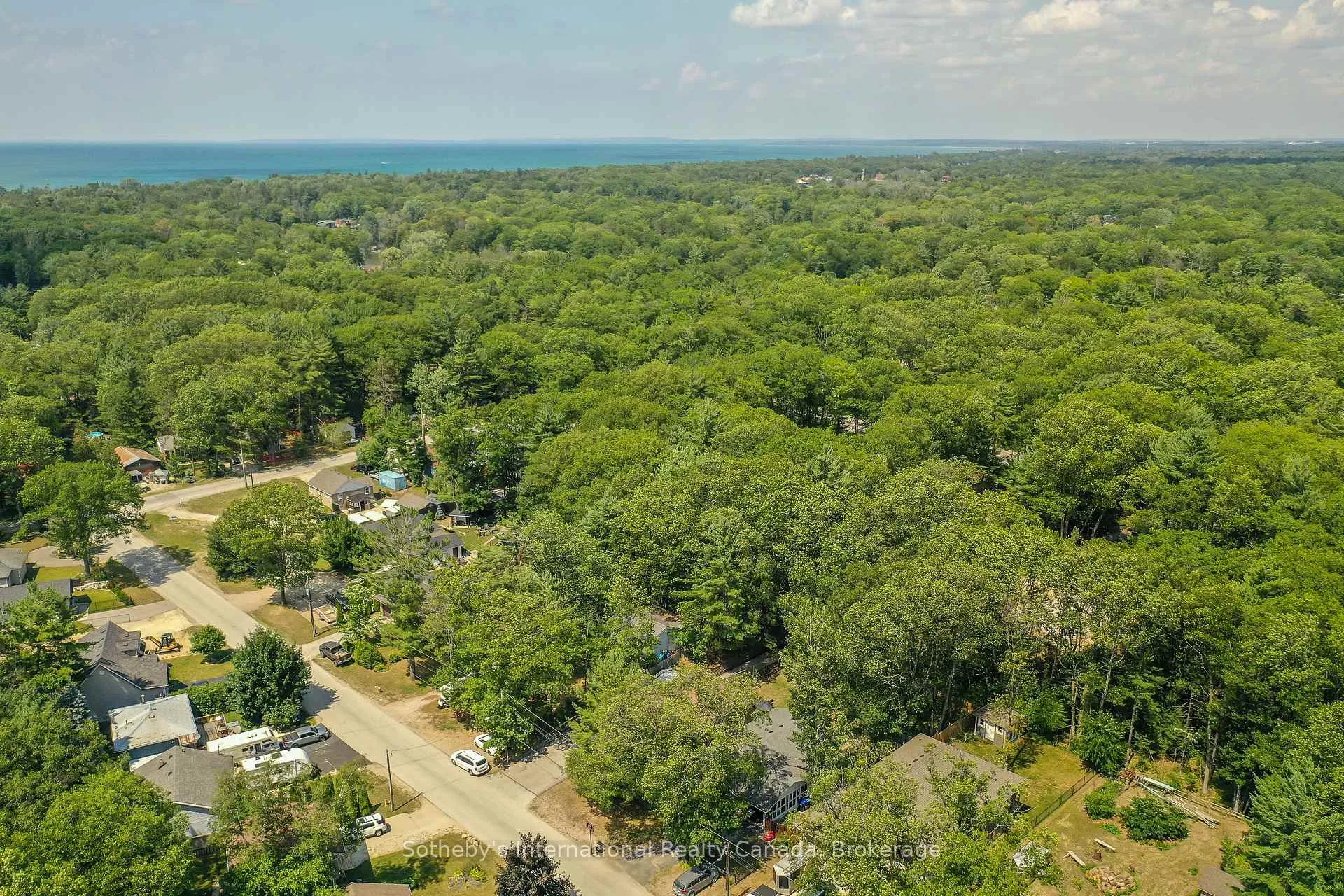 Photo 43 of 33 Parkwood Drive, Wasaga Beach — HOMEH