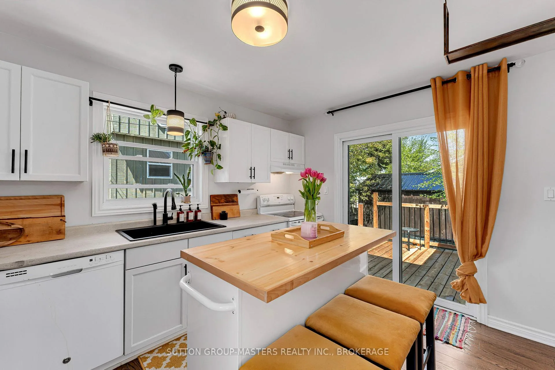 Photo 6 of 484 Nelson Street, Kingston, East of Sir John A. Blvd — HOMEH