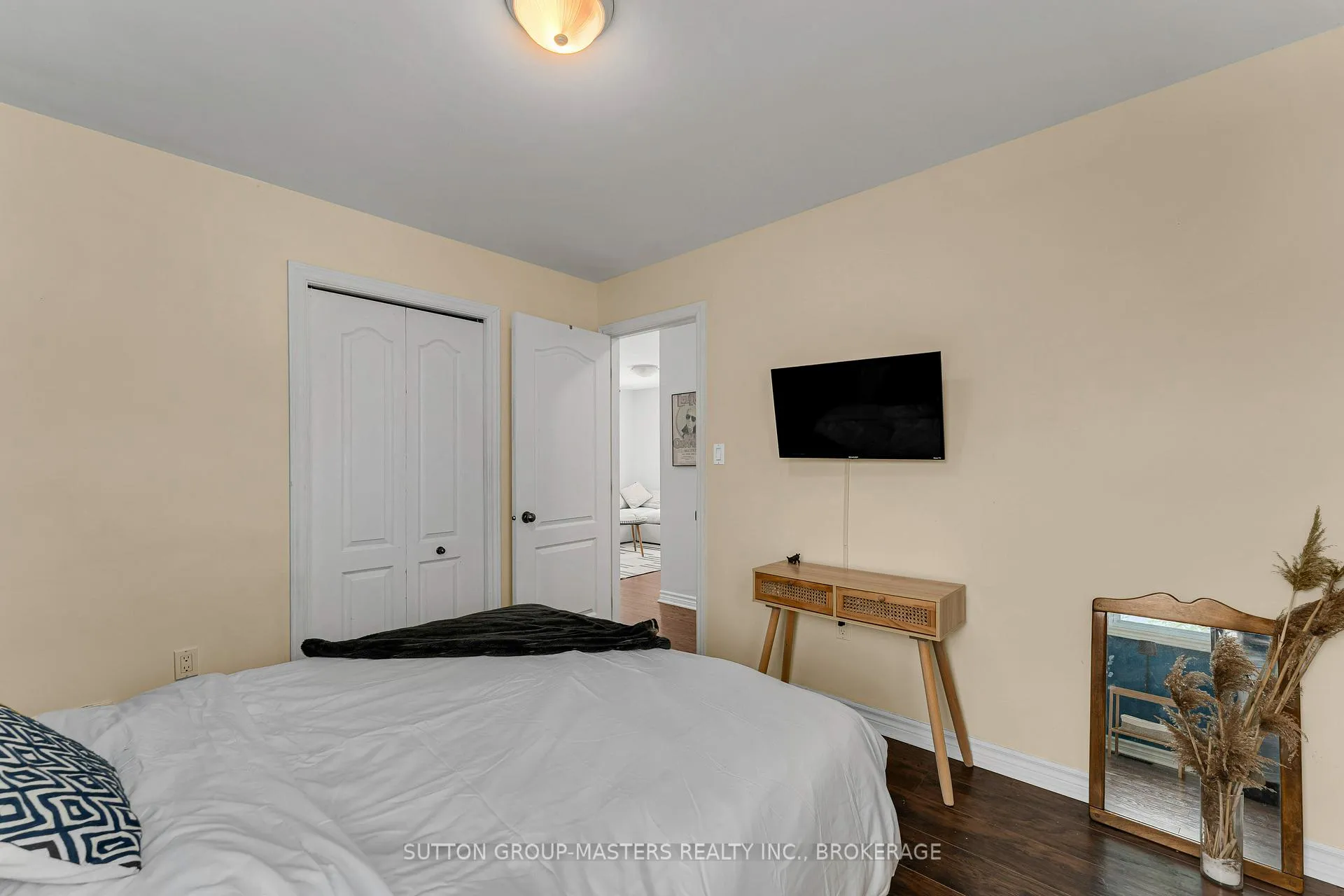 Photo 12 of 484 Nelson Street, Kingston, East of Sir John A. Blvd — HOMEH