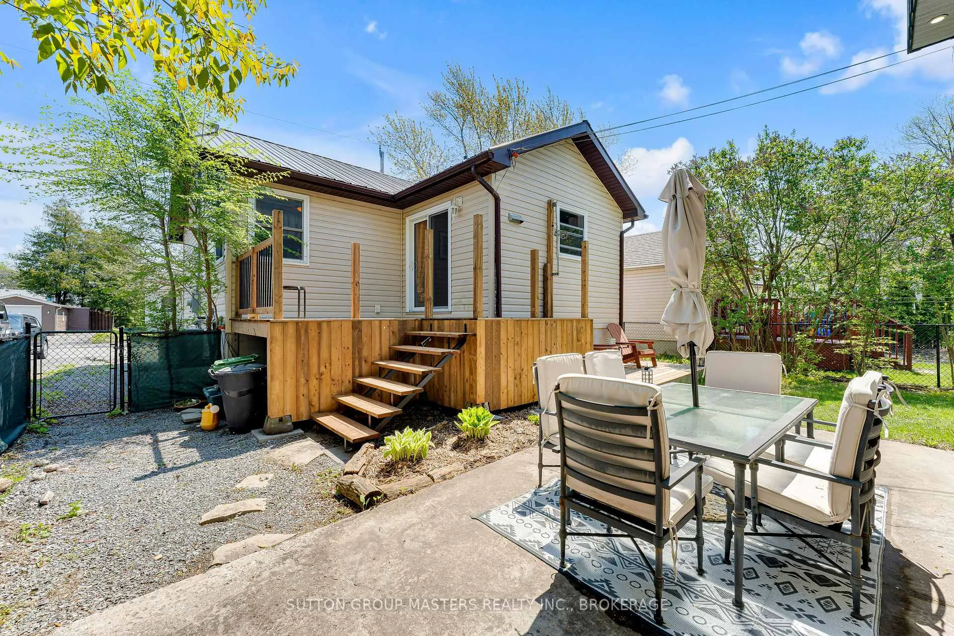 Photo 37 of 484 Nelson Street, Kingston, East of Sir John A. Blvd — HOMEH