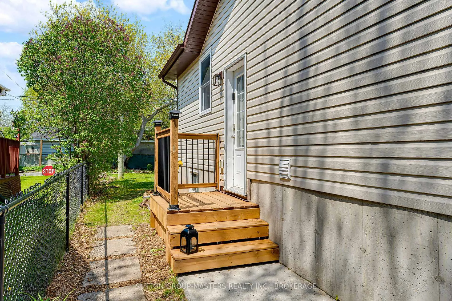 Photo 42 of 484 Nelson Street, Kingston, East of Sir John A. Blvd — HOMEH
